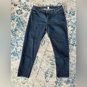 W62 Women’s Modern fit boyfriend dark blue jeans size 14